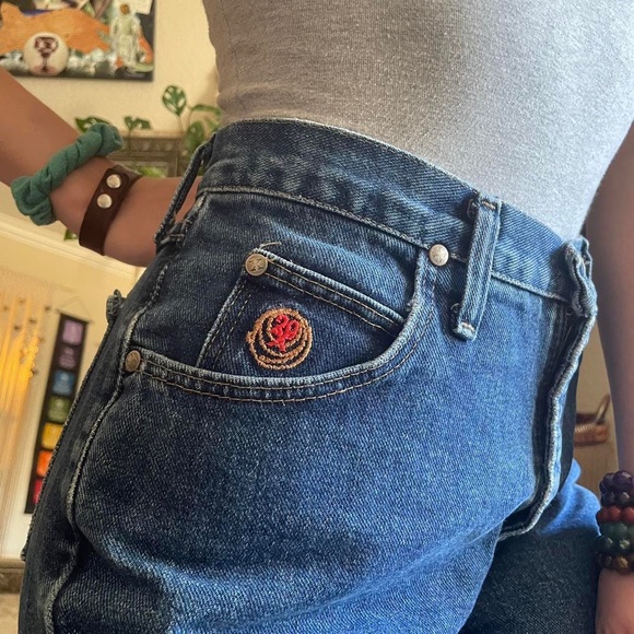 SOLD Vintage Wrangler High-Waisted Blue Jeans - Picture 3 of 4